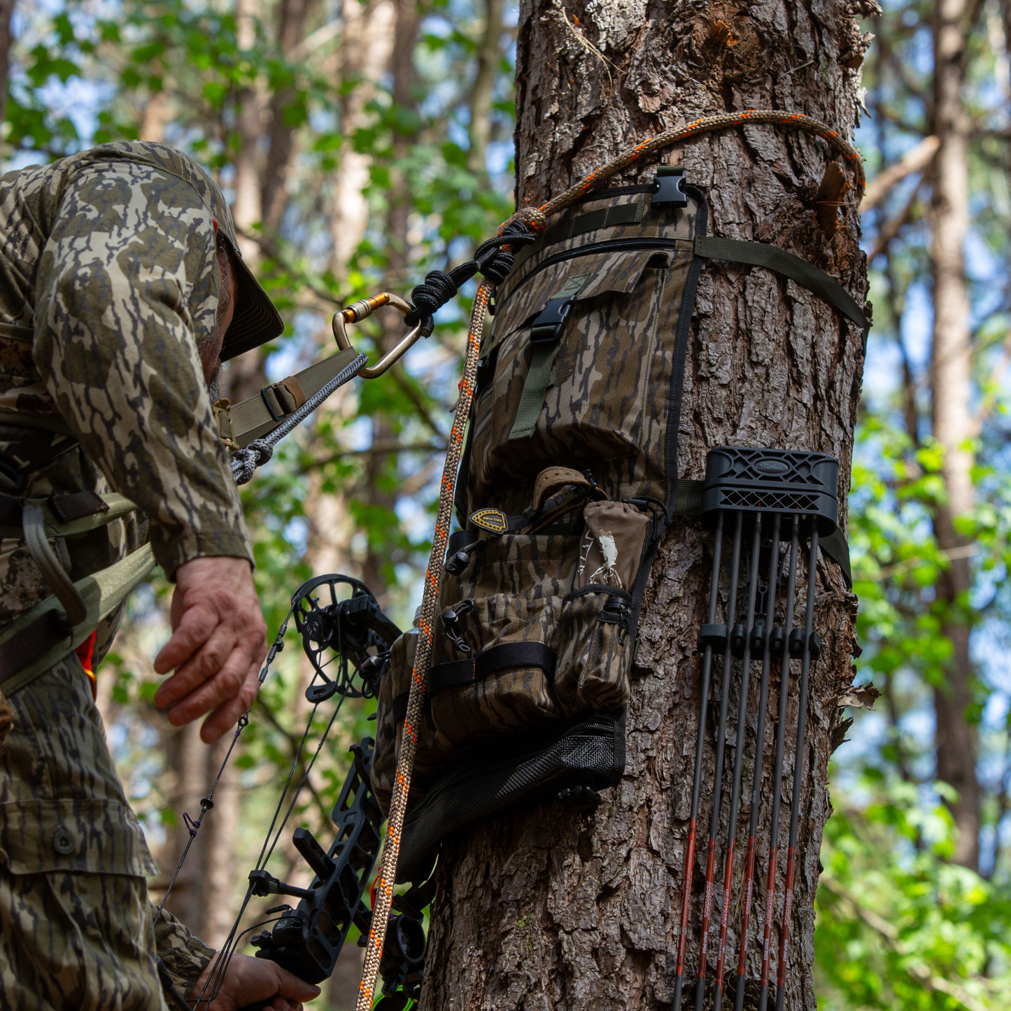 Stand Hunting Tree Hugger BottomLand