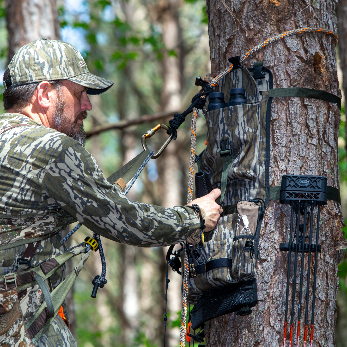 Stand Hunting Tree Hugger BottomLand